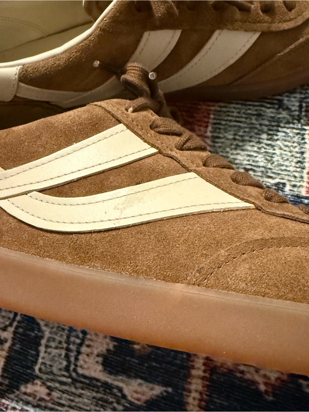 Vince Oasis Sneakers - Picture 8 of 8